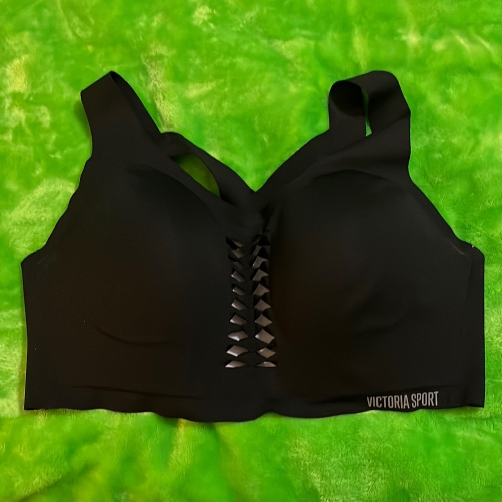 Black Victoria sport bra never worn
